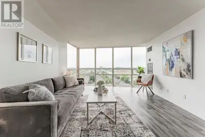 Fully Renovated 1-Bedroom Condo In The Heart Of Mississauga! Sun-filled unit offering expansive view...