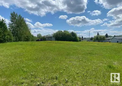 Great opportunity to purchase 1.72 acres of land in a great location of Boyle. Great developement op...