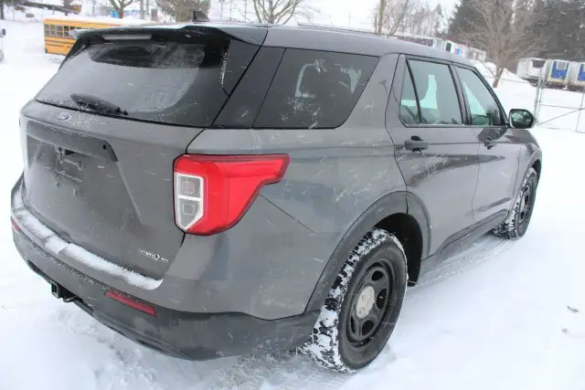 2021 Ford Police Interceptor Utility in Cars & Trucks in Cambridge - Image 4