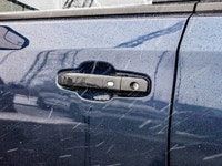 Duramax | Leather Bucket Heated Seats | Bose Audio | Heated Steering Wheel | Multi-flex Tailgate | R... (image 7)