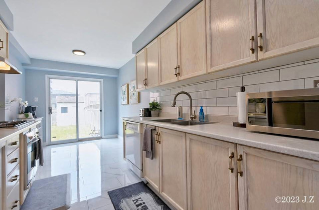 Lower- 38 Pine Gate Place - 38 Pine Gate Place Apartment for Ren in Long Term Rentals in Oshawa / Durham Region - Image 2