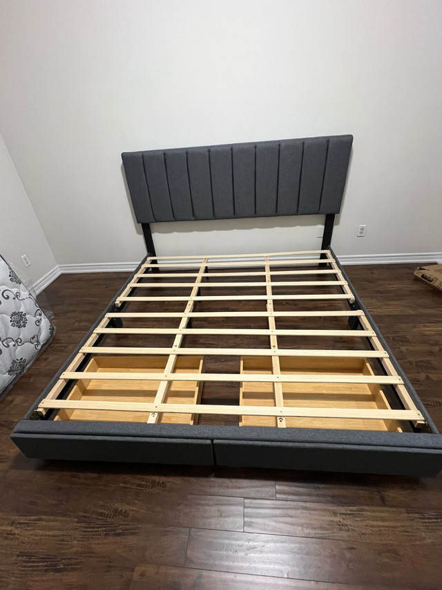 Cadre de lit neuf à vendre dans Lits et matelas  à Sherbrooke