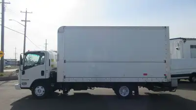 2018 ISUZU NPR HD 4X2 16 FT CUBE VAN Amvic Licenced... - 5.2L 4 CYL DIESEL - Transmission Automatic...