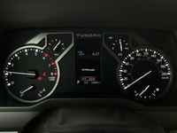 Tow Hitch,Turbocharged,Four Wheel Drive,Automatic Headlights,Privacy Glass,Power Door Locks,Intermit... (image 8)