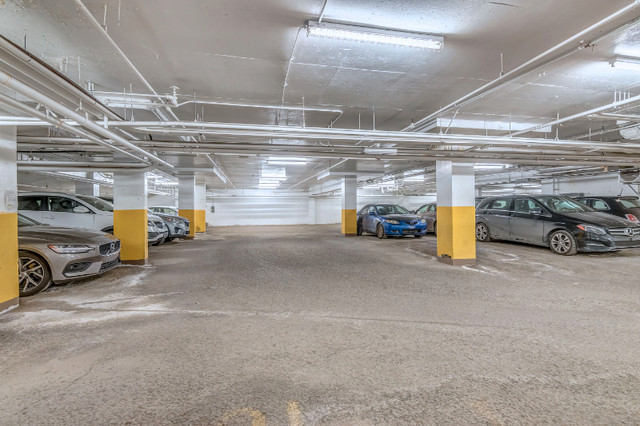 Stationnement intérieur chauffé/Indoor Heated Parking Spots dans Entreposage et stationnement à louer  à Ville de Montréal - Image 4