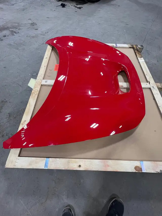 Ferrari F8 Tributo Spider Front Hood. OEM Part Number 985850394 in Auto Body Parts in St. Catharines - Image 3