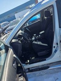 2012 Nissan Rogue Reliable & Fully Loaded! Year: 2012 Make: Nissan Model: Rogue Mileage: 232,000 km... (image 4)