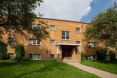 Available immediately!! Call 226-778-0014 or email us (rentals@agileonline.ca) about showing. This i...