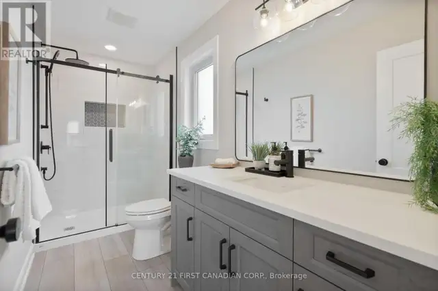 21 HAMILTON STREET North Middlesex (Ailsa Craig), Ontario in Houses for Sale in Grand Bend - Image 21