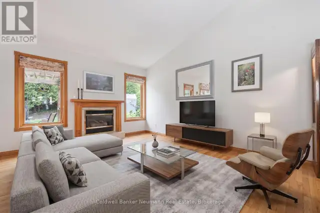 11 KEATING DRIVE Centre Wellington (Elora/Salem), Ontario in Houses for Sale in Kitchener / Waterloo - Image 4