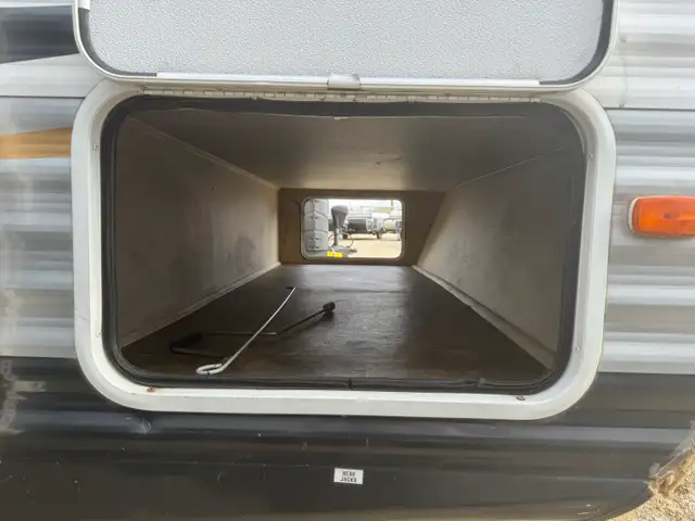 2013 Heartland TRAIL RUNNER 28 BHK in Travel Trailers & Campers in St. Albert - Image 10