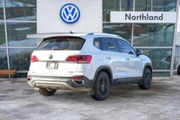 2022 Volkswagen Taos Comfortline Pure White 1.5L I4 Turbocharged DOHC 16V LEV3-SULEV30 158hp 7-Speed... (image 3)