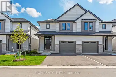 No Condo Fees for 5 Years! Welcome to 27-49 Royal Dornoch Drive, a semi-detached condo by Hayhoe Hom...