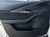 AMVIC Licensed Dealer * Heated Front Seats * Heated Steering Wheel * A Snowflake White Pearl Mazda C... (image 9)