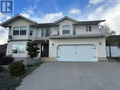 This Beautiful home has gorgeous views in every direction. Complete with an in-law suite. Located in...