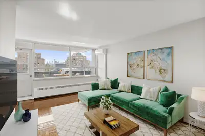 1 Bed, 1 Bath, Air-Conditioned, Recently Renovated Kitchen with Stainless Steel Appliances, Amazing...