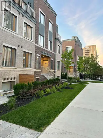 UNIT 43 - 15 WILLIAM JACKSON WAY Toronto (New Toronto), Ontario