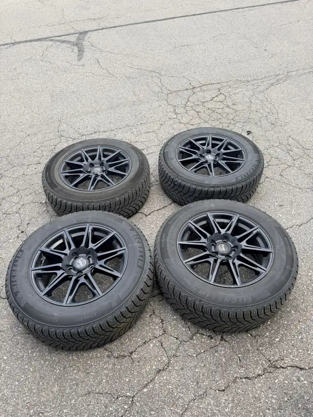 225/65/17 michelin winters 5x114.3 toyota venza rav4 Lexus NX in Tires & Rims in Mississauga / Peel Region - Image 3