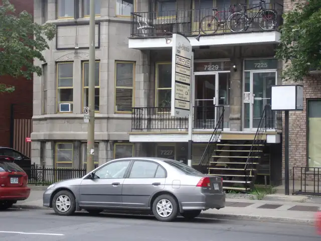 Magnifique studio sur Saint-Denis metro Jean-Talon,Juillet