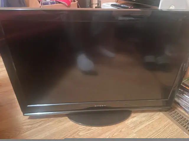 Dynex 32" LCD TV 720p 60Hz HDTV Black Model:DX-32L200A12 in TVs in City of Toronto - Image 3