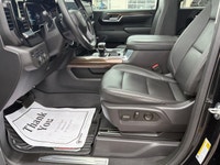 LT Trailboss, 6.2L, Leather Pkg, P/Sunroof, Convenience Pkg II, Side Steps, Hard Tri-Fold Cover, Upg... (image 7)