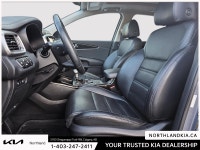 2020 Kia Sorento EX Odometer is 40176 kilometers below market average! Ready for anything, from the... (image 9)