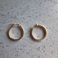 14k  Earth made diamond and gold  Ear ring - $699