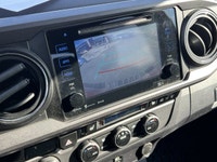 No Accidents - Keyless Ignition - Multi Terrain Select - Crawl Control - Power Rear Window Built to... (image 6)