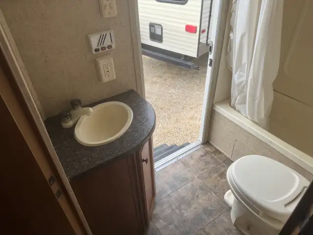 2013 Heartland TRAIL RUNNER 28 BHK in Travel Trailers & Campers in St. Albert - Image 20