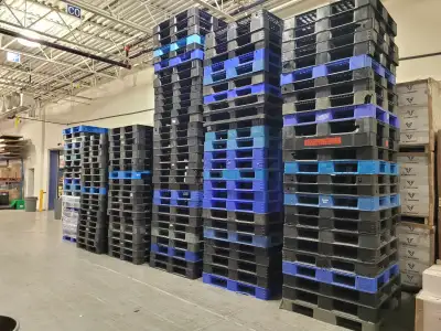 PUBLIC IS WELCOME TO BUY FROM US, Used and stored indoors, you get dry pallets! Perfect for the base...