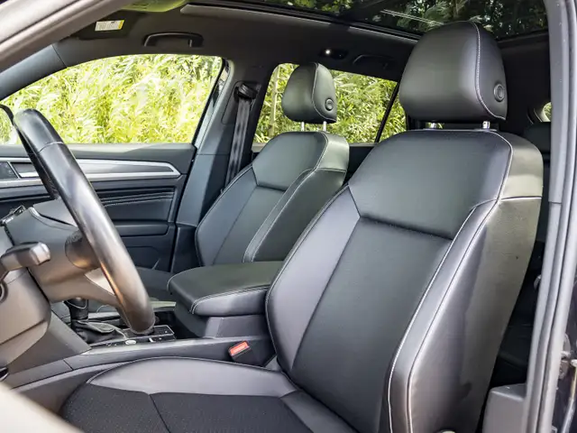 2020 Volkswagen Atlas Cross Sport Comfortline 2.0 Tsi in Cars & Trucks in Edmonton - Image 13