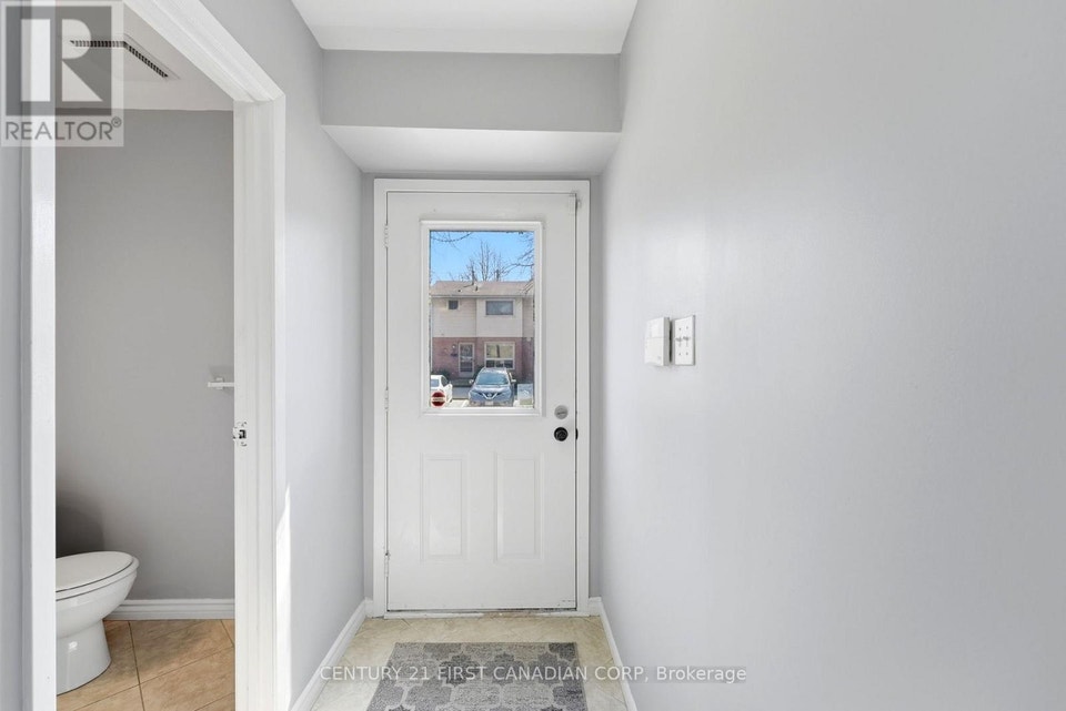 65 - 75 ANSONDALE ROAD London South (South Q), Ontario 3