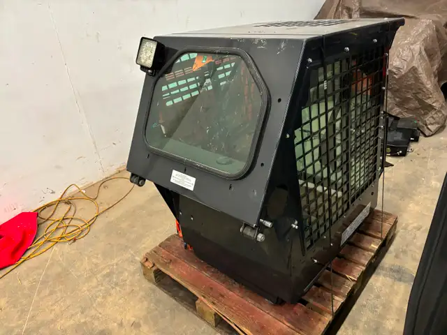 BOBCAT S70/463 CAB ENCLOSURE-BRAND NEW TAKE OFF63771549911299121