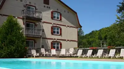 1 1/2 secteur village Mont-Tremblant à quelques minutes de la Montagne et à distance de marche de l'...