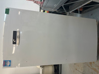 9170- Congélateur Blanc frigidaire Vertical | Upright Freezer wh