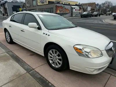 2010 BUICK LUCERNE CXL 3.9 L 6 CYLINDER FWD 6 PASSENGERS LOW KM ONLY 100,000 KM NO ACCIDENT CARFAX A...