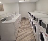 Steps away from a wide variety of restaurants, transit options, cafes, retail stores, and parklands.... (image 8)