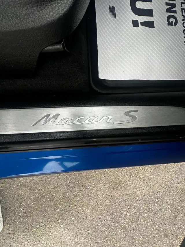2020 Porsche Macan S AWD- No Accidents- Low KM- Pano Roof in Cars & Trucks in Calgary - Image 21