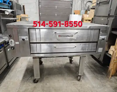 Bakers Pride Gas Pizza Oven / Four a Pizza au Gaz Y-600, View more