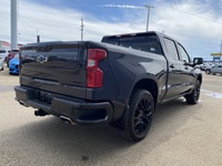 ONE OWNER, CLEAN CARFAX, Dealer Maintained, 22 INCH Wheels, Black Badges, Heated Seats, Heated Steer... (image 4)