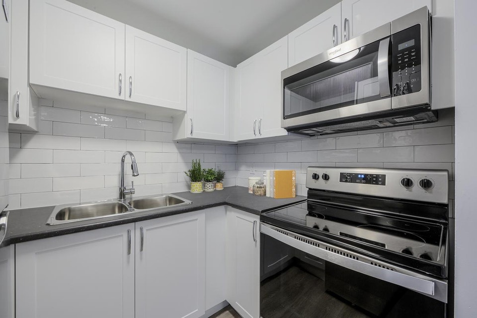 2 Bedroom Apartment for Rent - 111-187 Brybeck Crescent 3