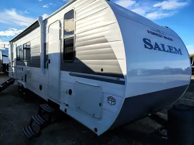 The Salem 300ICE is Loaded Versa Furniture • Stow N Go Storage Solution • MorRydeTM StepAbove Triple...