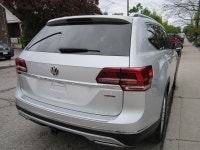 8 PASSENGER. EXECUTIVE LINE PREMIUM PACKAGE. SILVER WITH BLACK LEATHER INTERIOR. 20 INCH ALLOY WHEEL... (image 4)