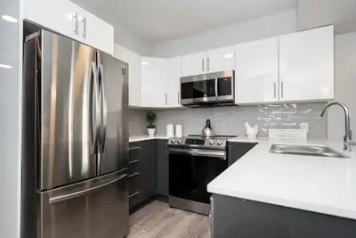 Prairie View Pointe - Modern and Spacious 3 Bedroom Unit - 1043