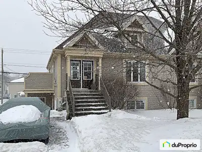 Joli condo au rez-de-chaussée, 2 chambres à coucher avec garde-robe walk-in (2), pièces lumineuses e...