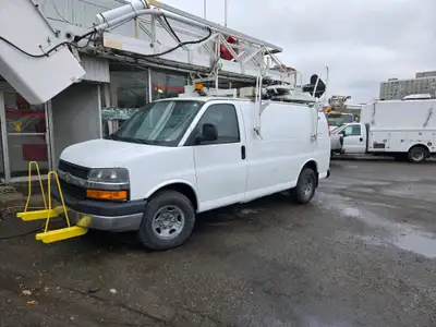 auto air condition one owner excerllent condition certified 45 ft working high 2012 Chevrolet Expres...