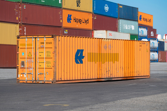 40ft Shipping Containers for Sale - Pickup & Delivery in Storage Containers in City of Toronto