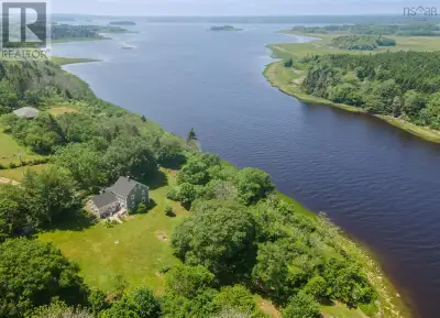 Welcome to the Abraham Lent House, a beautiful estate that blends magical four-season Nova Scotia vi...