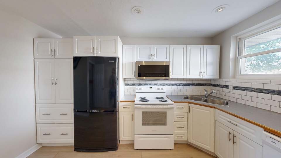 Beautifully Updated 3-Bedroom Townhome 5