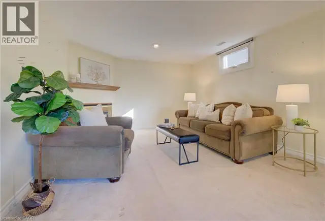 79 GAY Crescent Kitchener, Ontario in Houses for Sale in Kitchener / Waterloo - Image 19